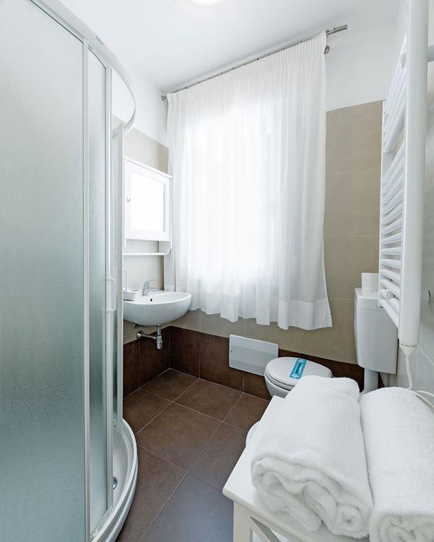 Deluxe Doppel-/Zweibettzimmer mit teilweisem Meerblick