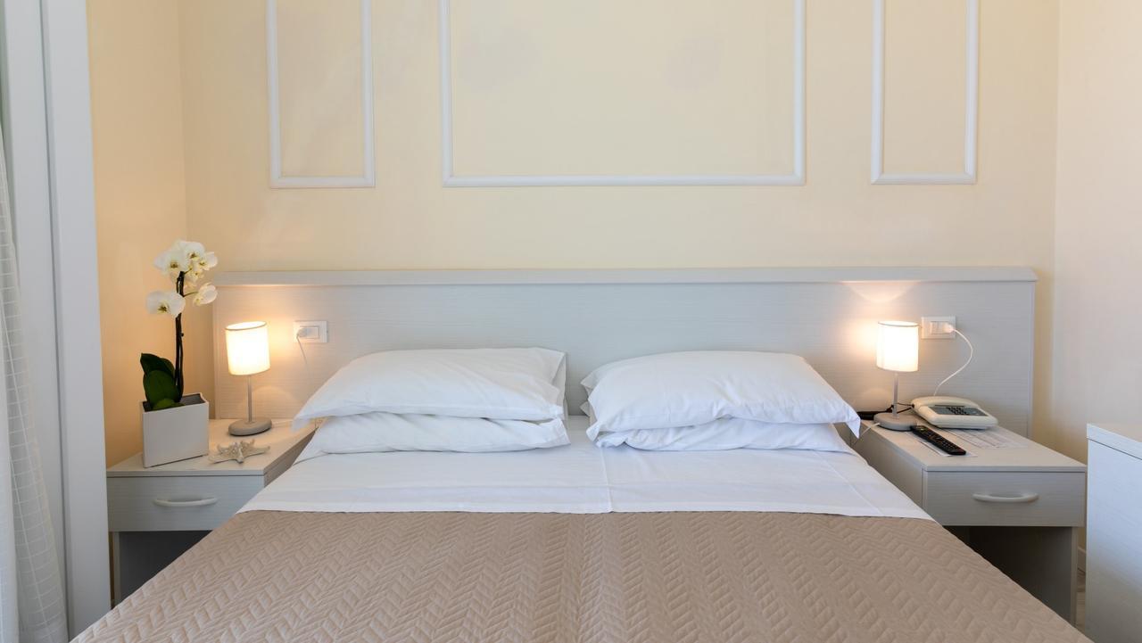 Double or Twin Room,664715427:JPEG