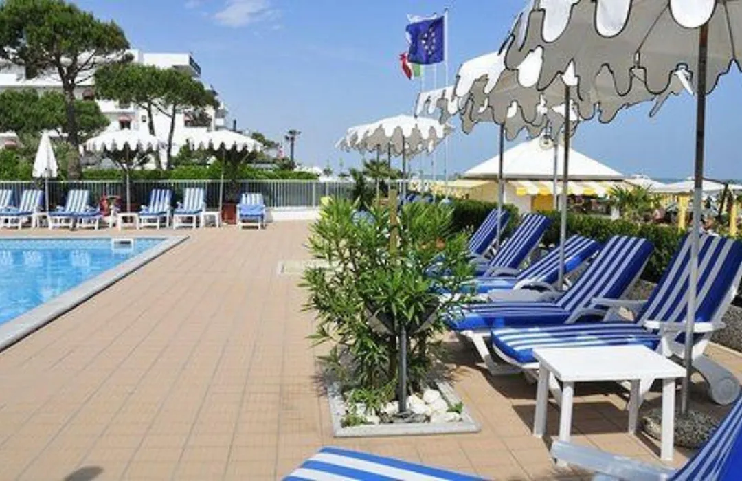 Hotel Plaza Esplanade-1