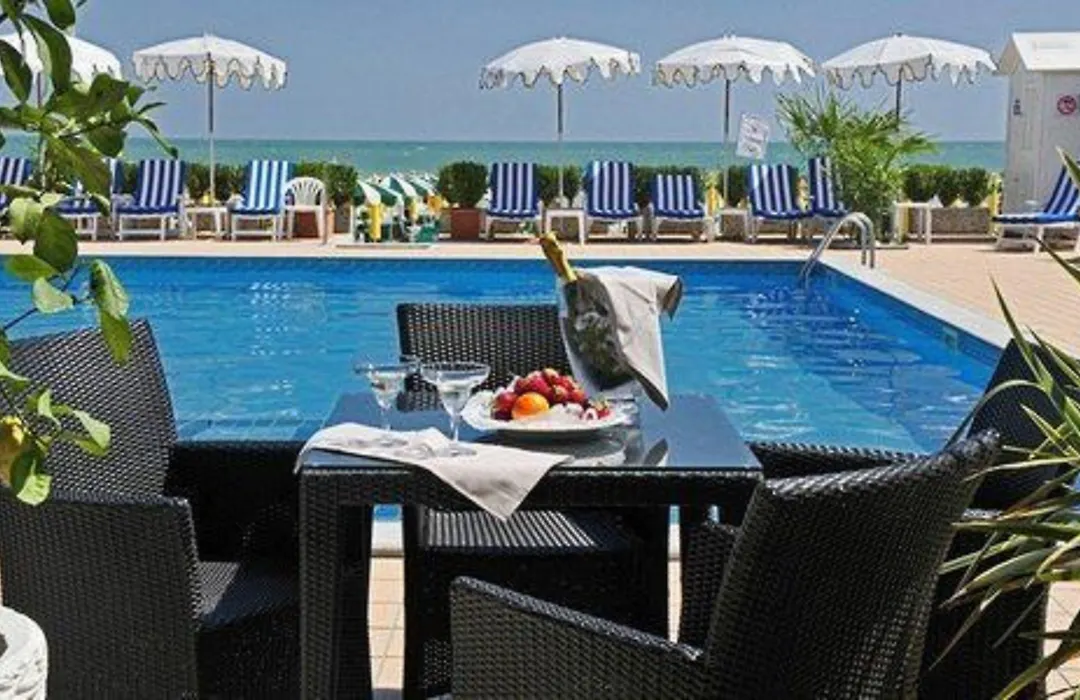 Hotel Plaza Esplanade-1